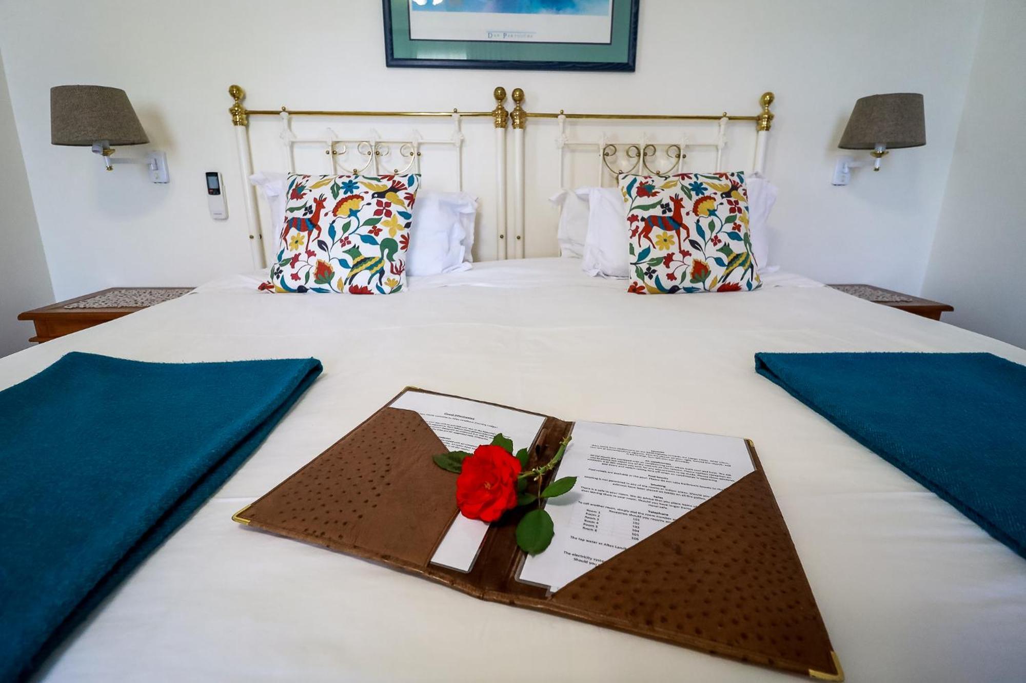 Altes Landhaus Country Lodge Oudtshoorn Bagian luar foto