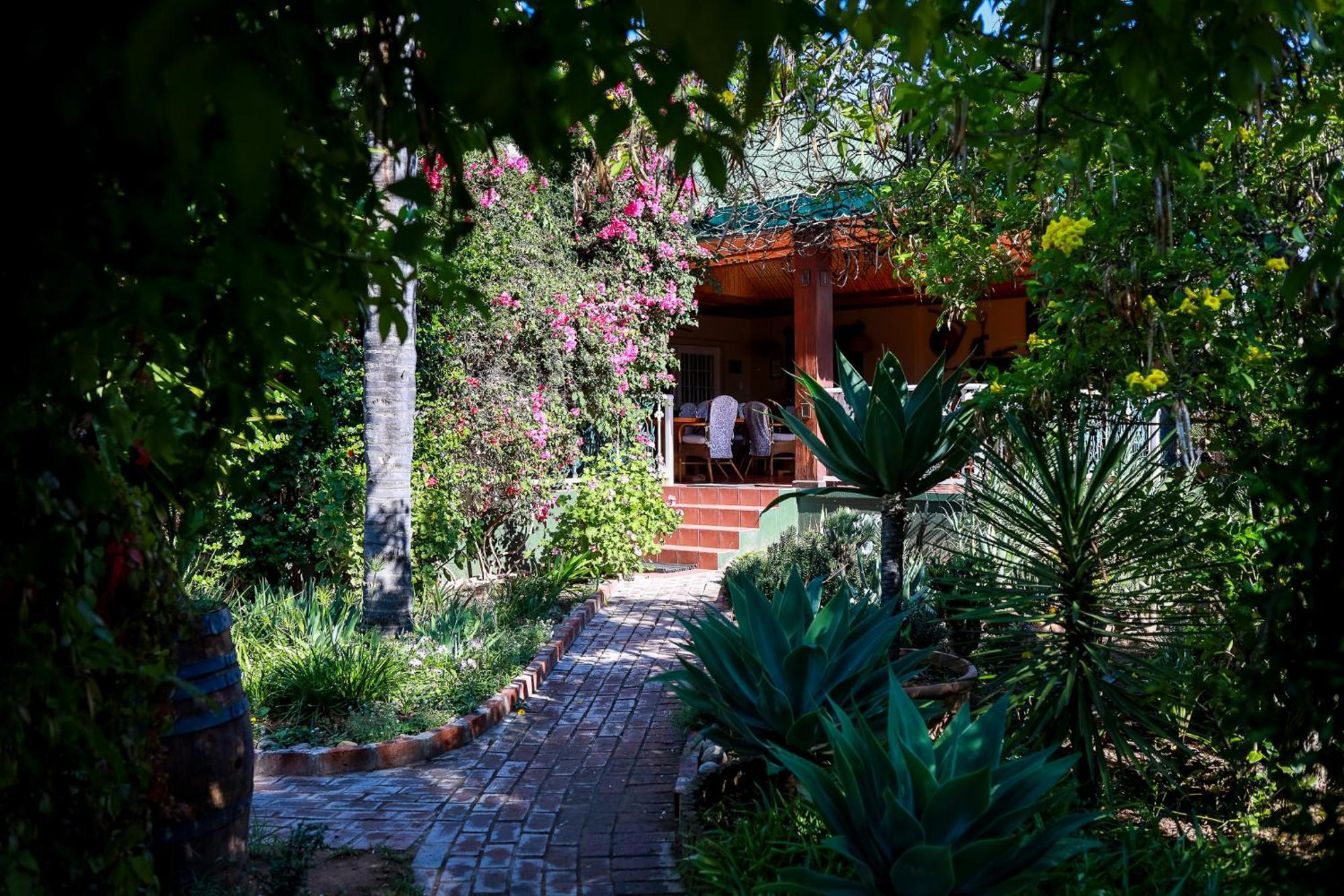 Altes Landhaus Country Lodge Oudtshoorn Bagian luar foto