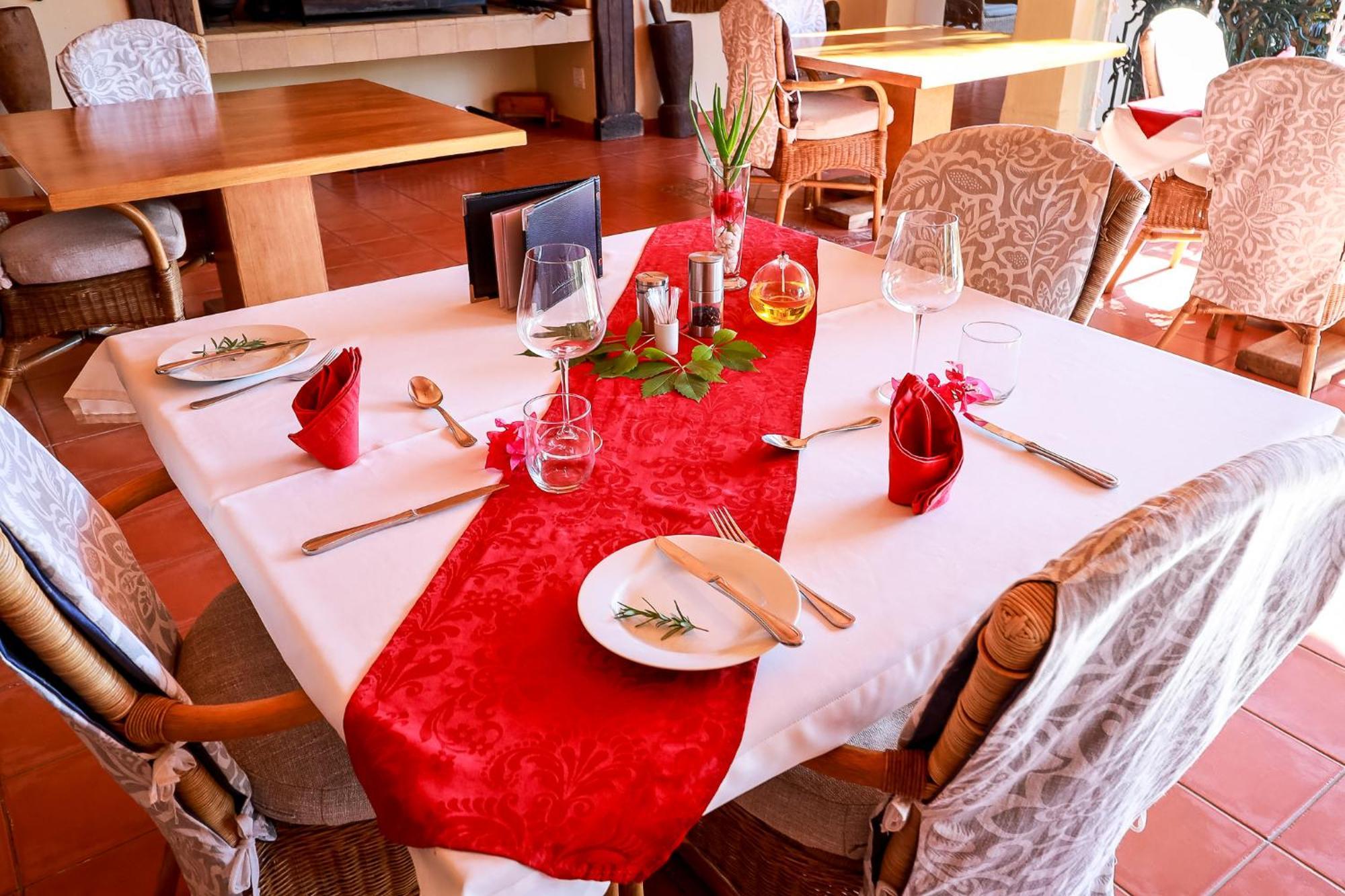 Altes Landhaus Country Lodge Oudtshoorn Bagian luar foto