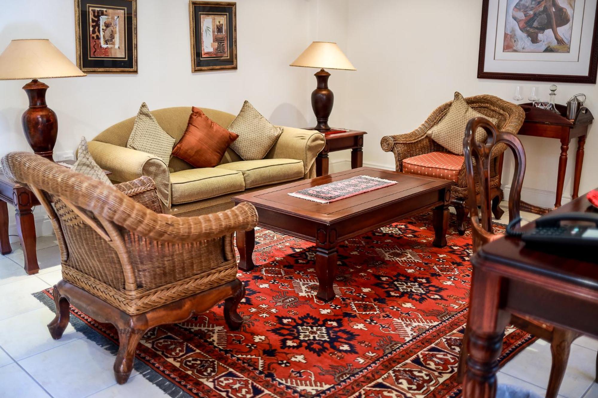 Altes Landhaus Country Lodge Oudtshoorn Bagian luar foto